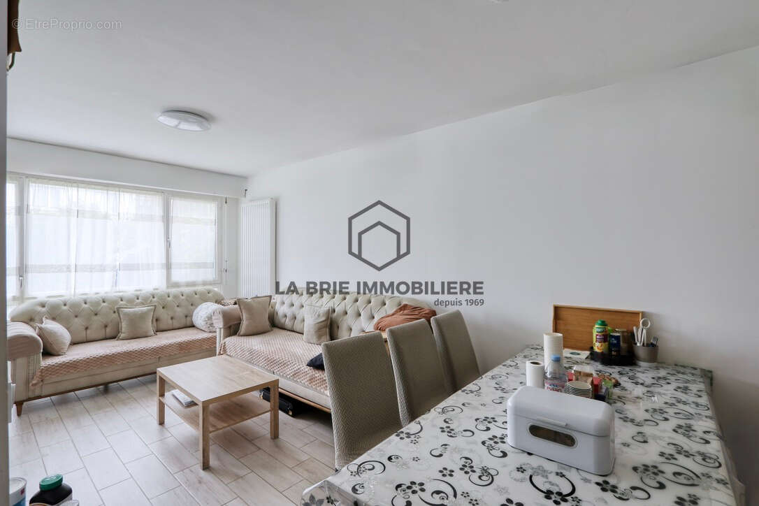 Maison à VILLECRESNES