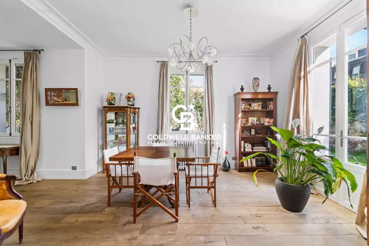 Maison à LE VESINET