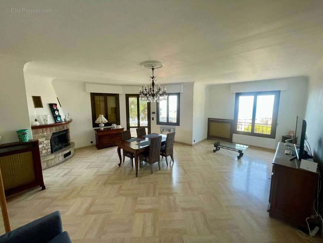 Appartement à BEAUSOLEIL