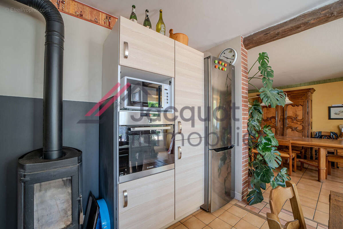 Maison à LONS-LE-SAUNIER