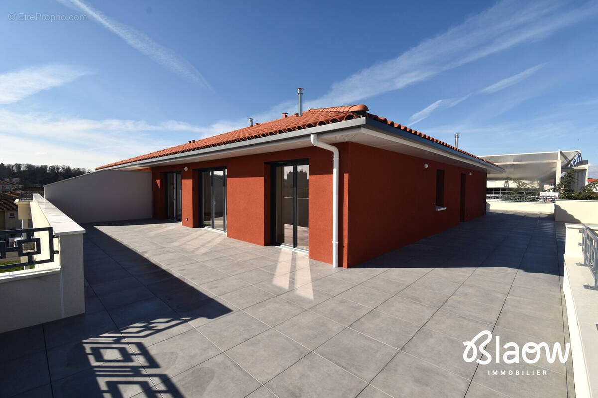 Appartement à MEYZIEU