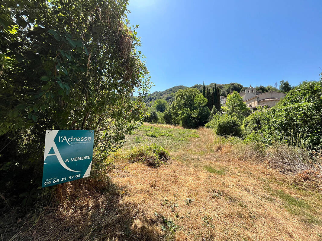 Terrain à SAINT-COUAT-DU-RAZES