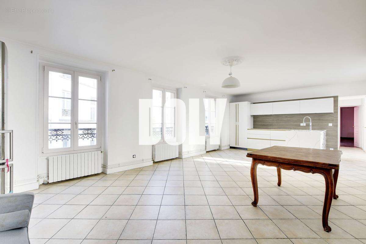 Appartement à PARIS-7E