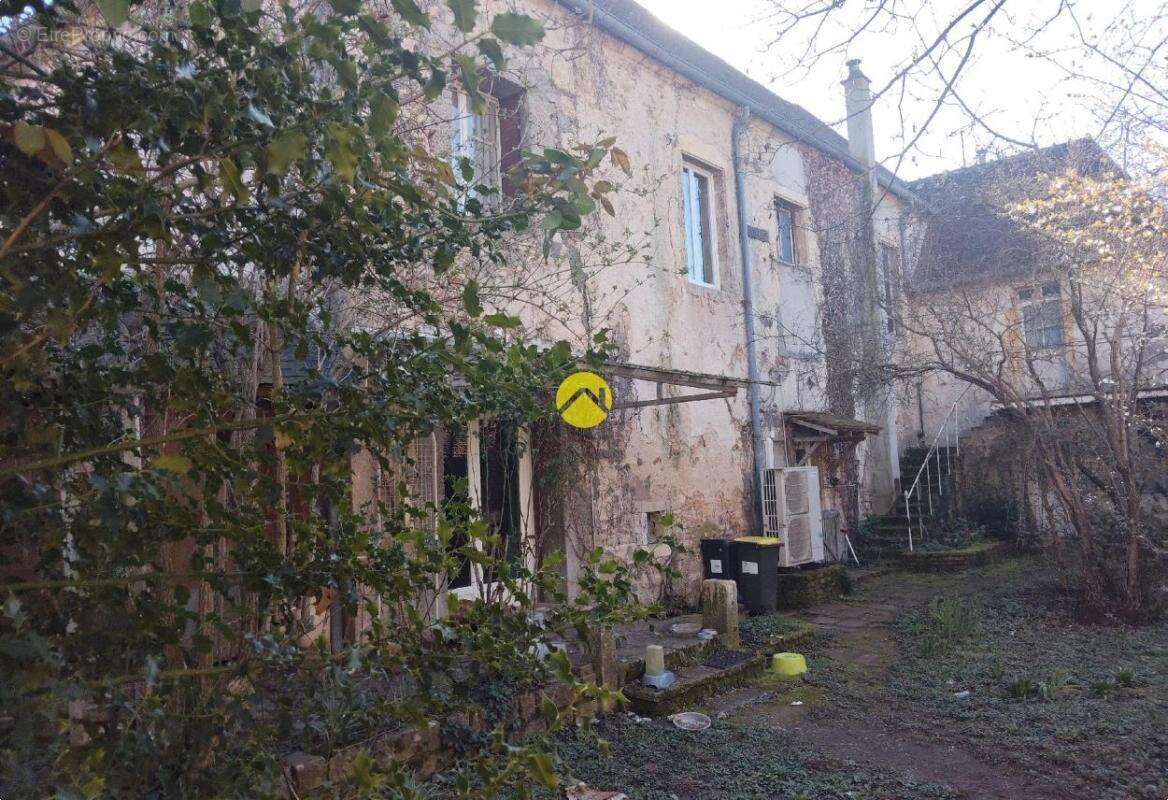 Maison à SAINT-AMAND-MONTROND