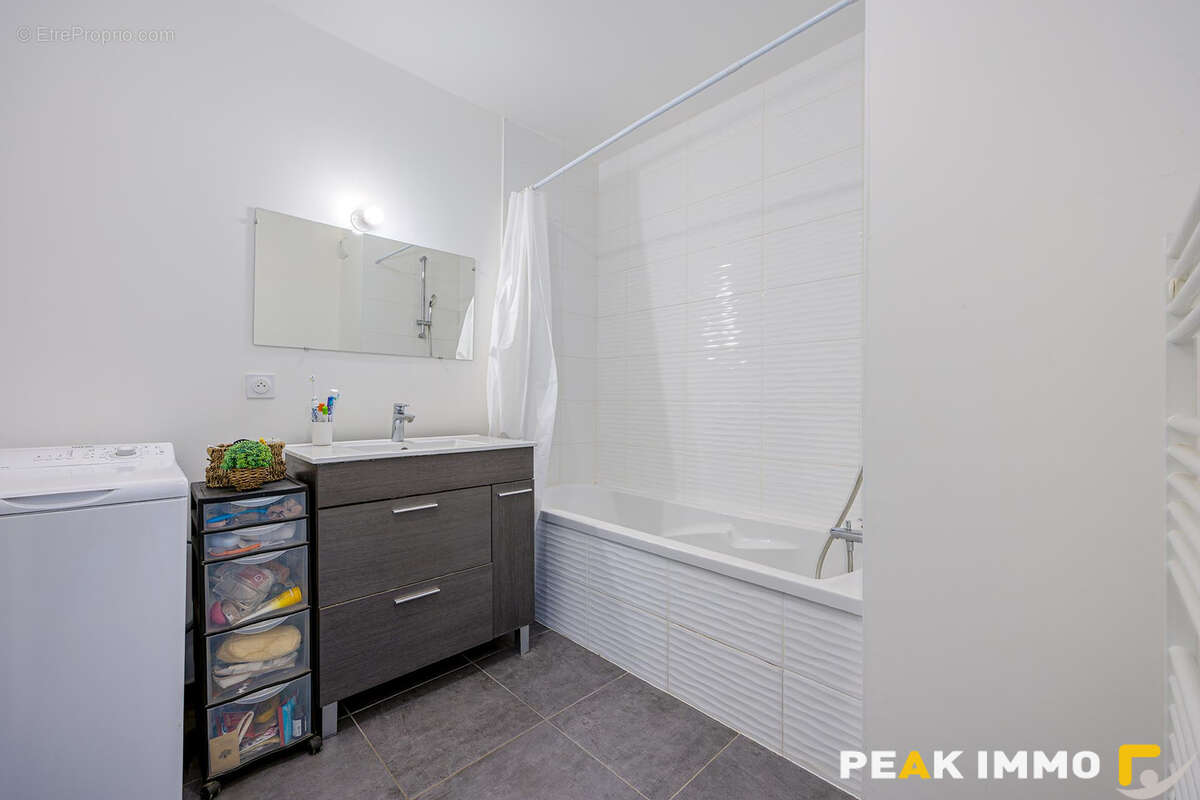 Appartement à SALES