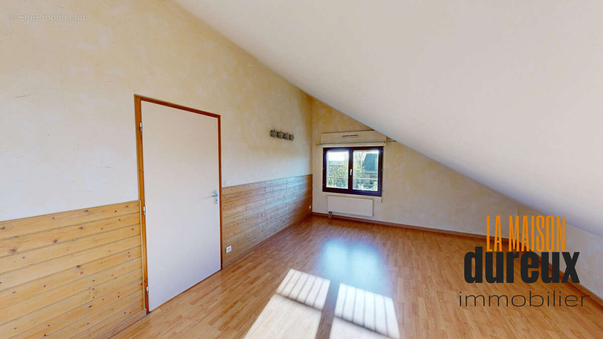 Appartement à SERRE-LES-SAPINS