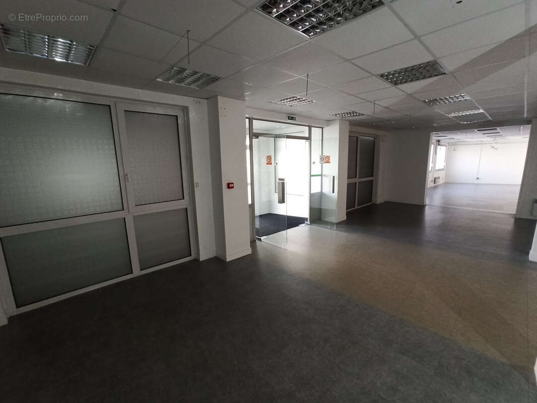 Commerce à SAINT-JUNIEN