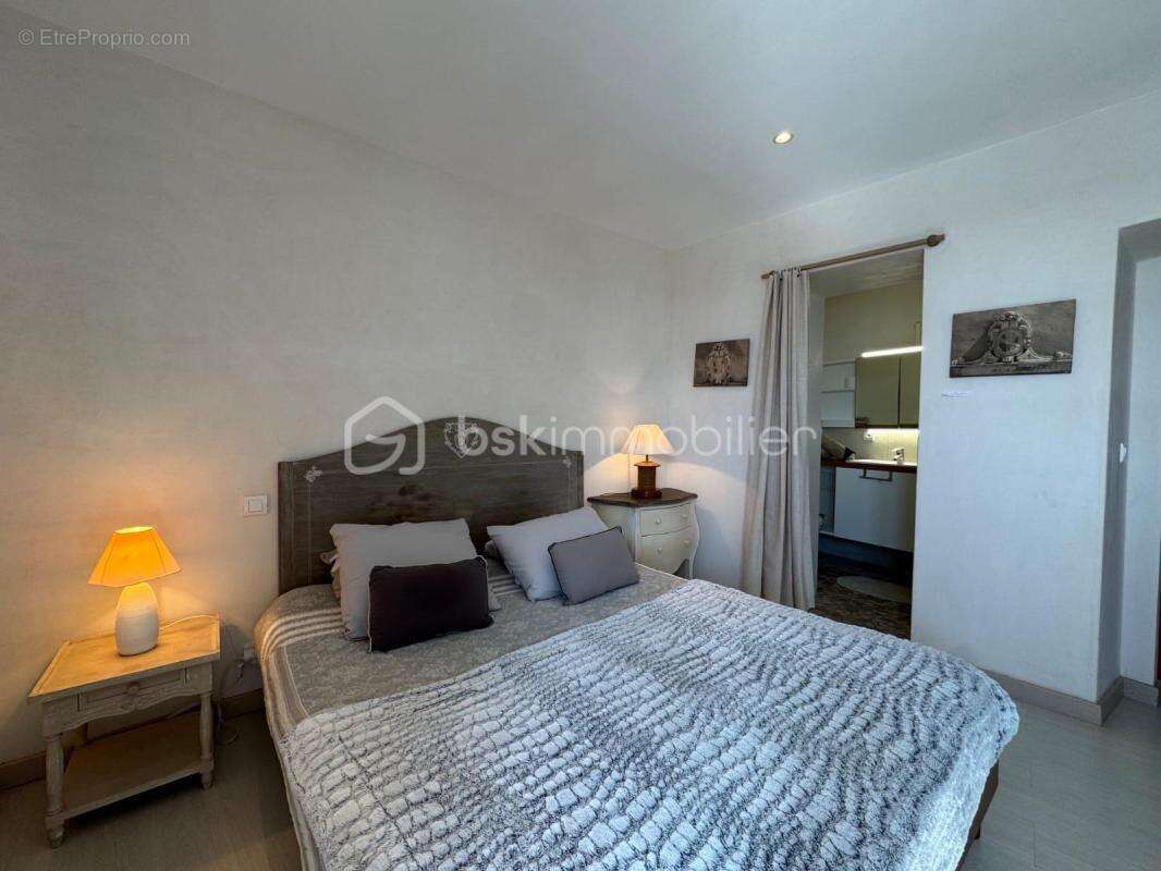Appartement d'exception avec vue mer à Bonifacio – Une opportunité rare ! - photo 16