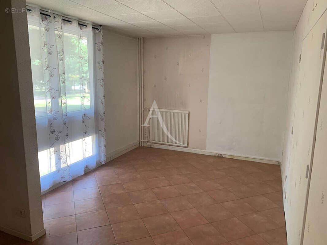Appartement F2 -57 m² - Livry-Gargan (Résidence Albert Thomas) - photo 5