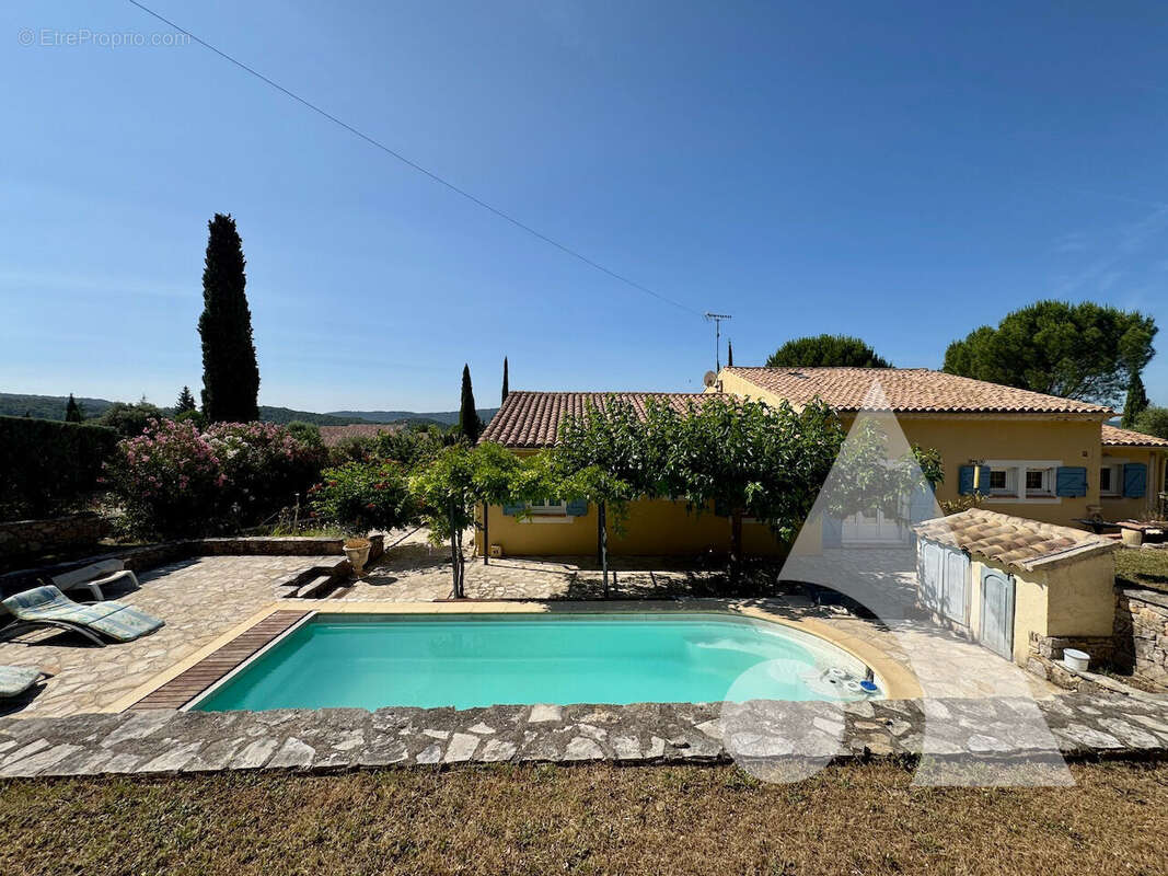Maison à Villecroze de 247 m² sur terrain de 1.660m² - photo 5