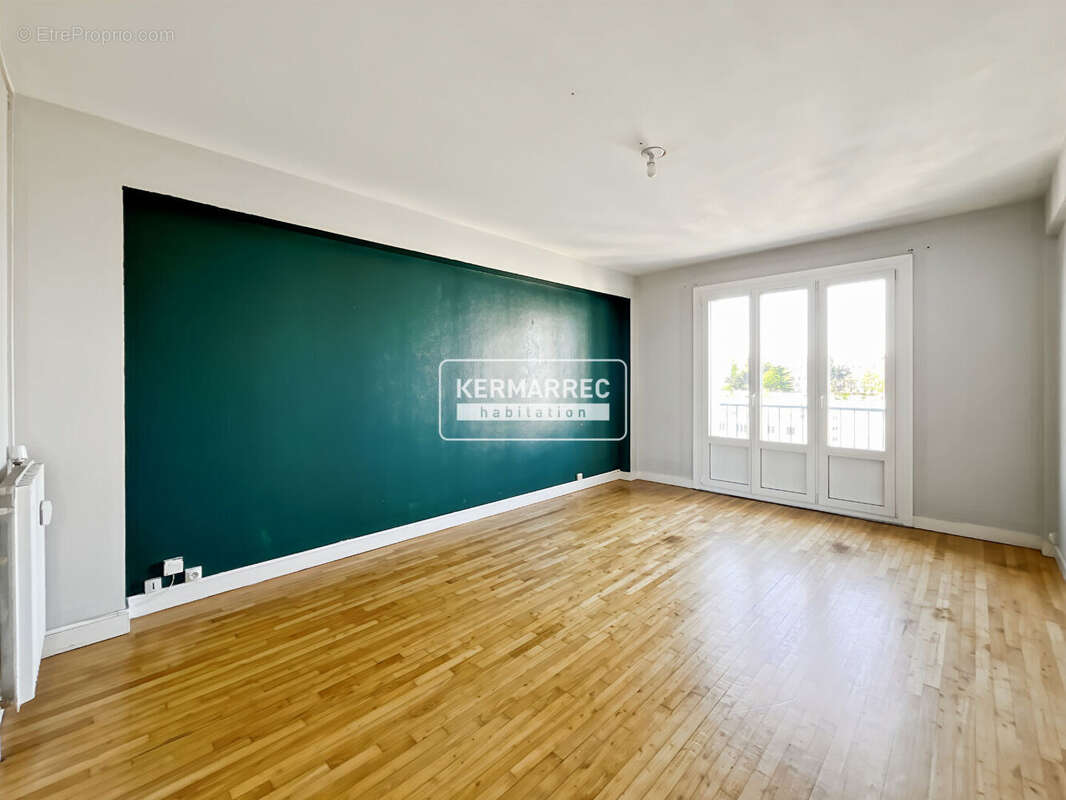 Appartement t3 - 2 chambres - balcon - ascenseur - parking - expose ouest - photo 3