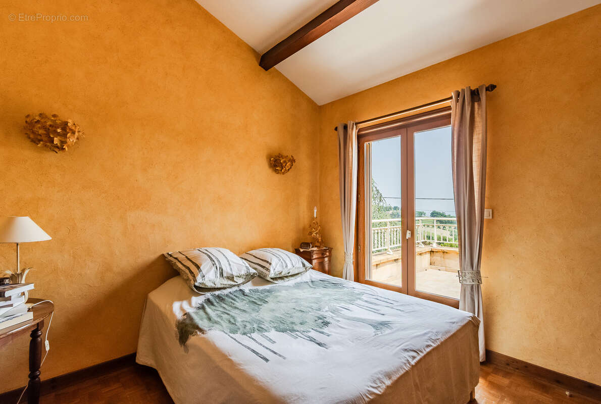 Maison à VILLE-SUR-JARNIOUX