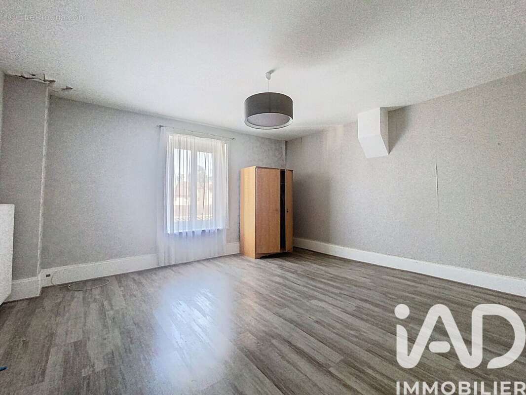 Photo 6 - Maison à SAINT-GENIS-LAVAL