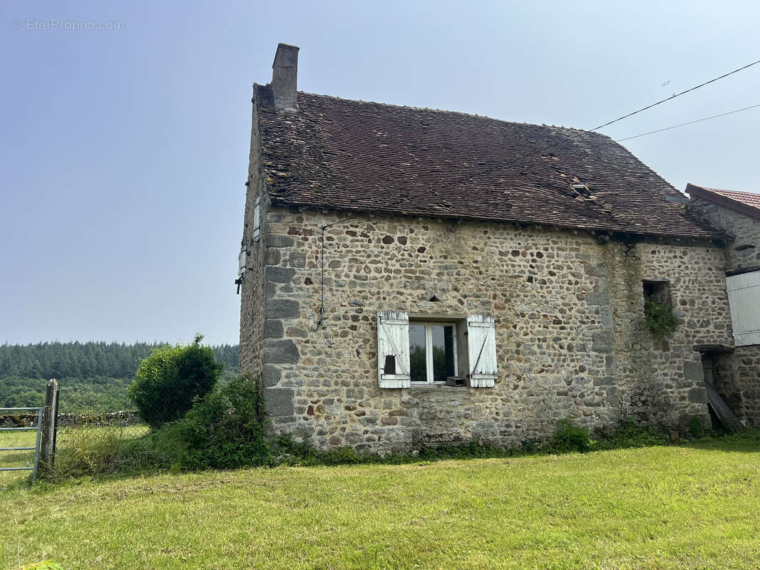Maison à SAINT-MARTIN-DE-SALENCEY