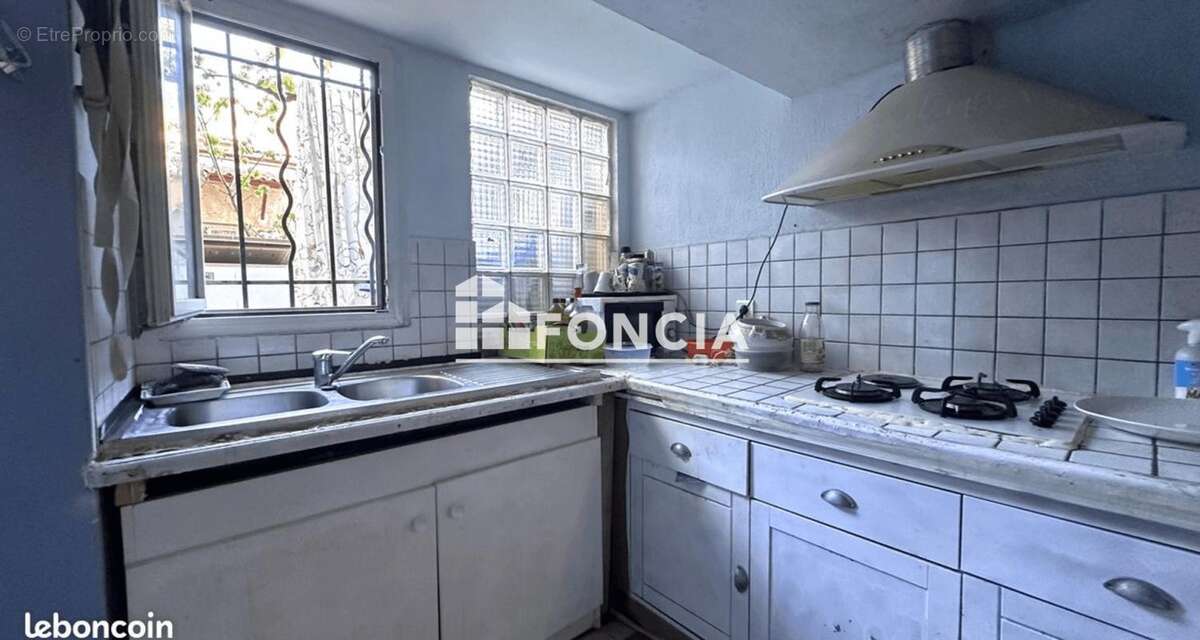 Appartement à MARSEILLE-3E
