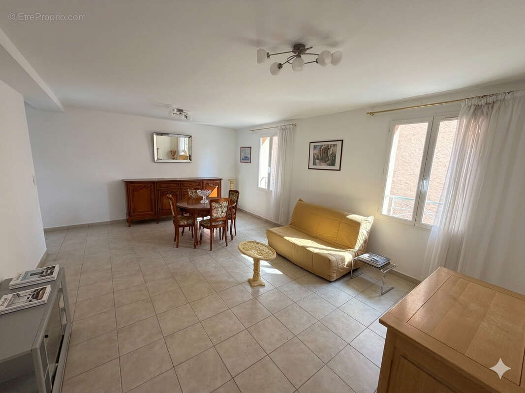 Appartement à LORGUES