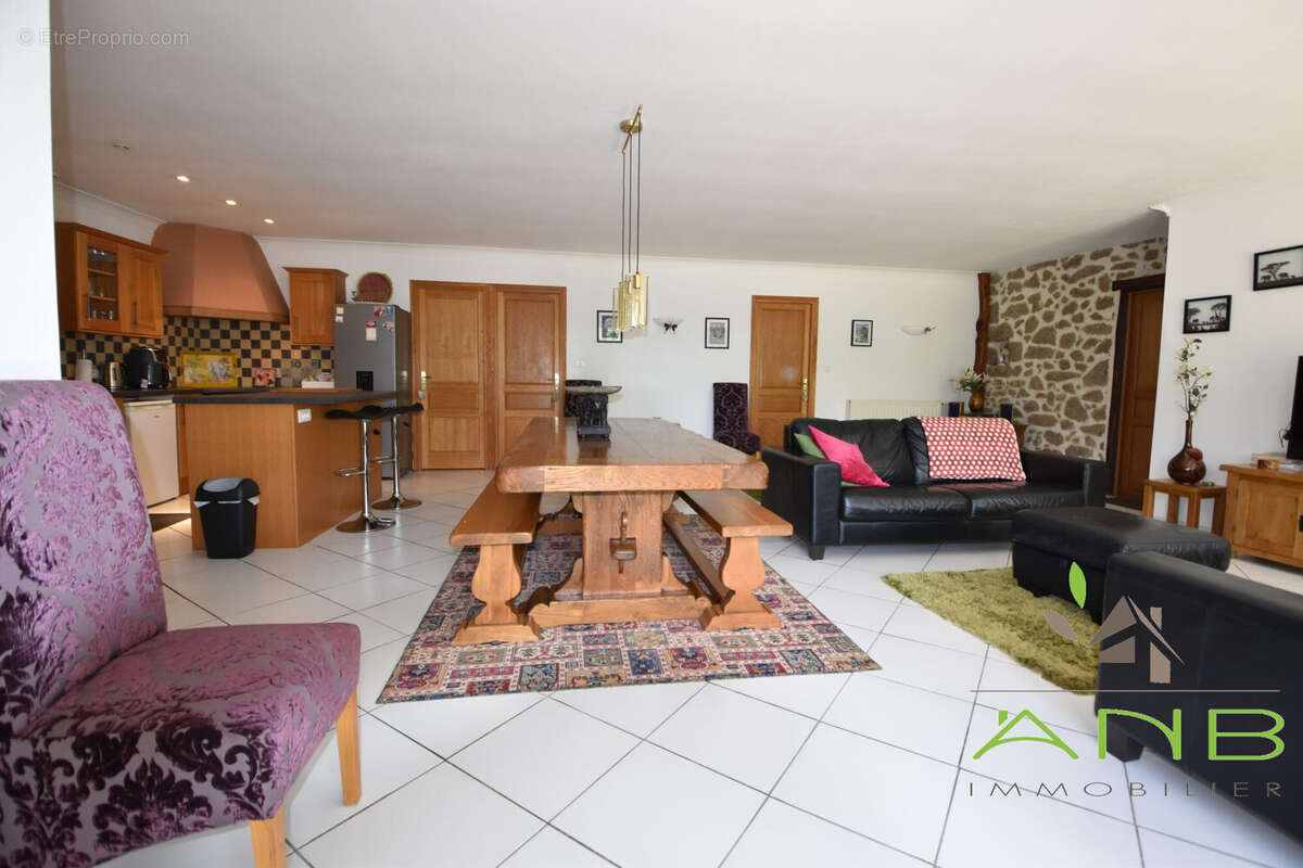 Maison 191 m² à Busserolles  - photo 7