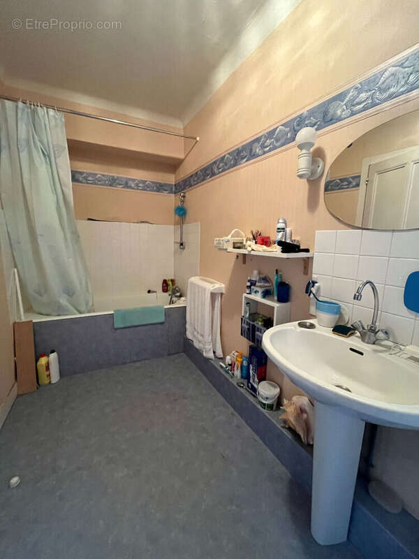 Maison à MONTREVAULT