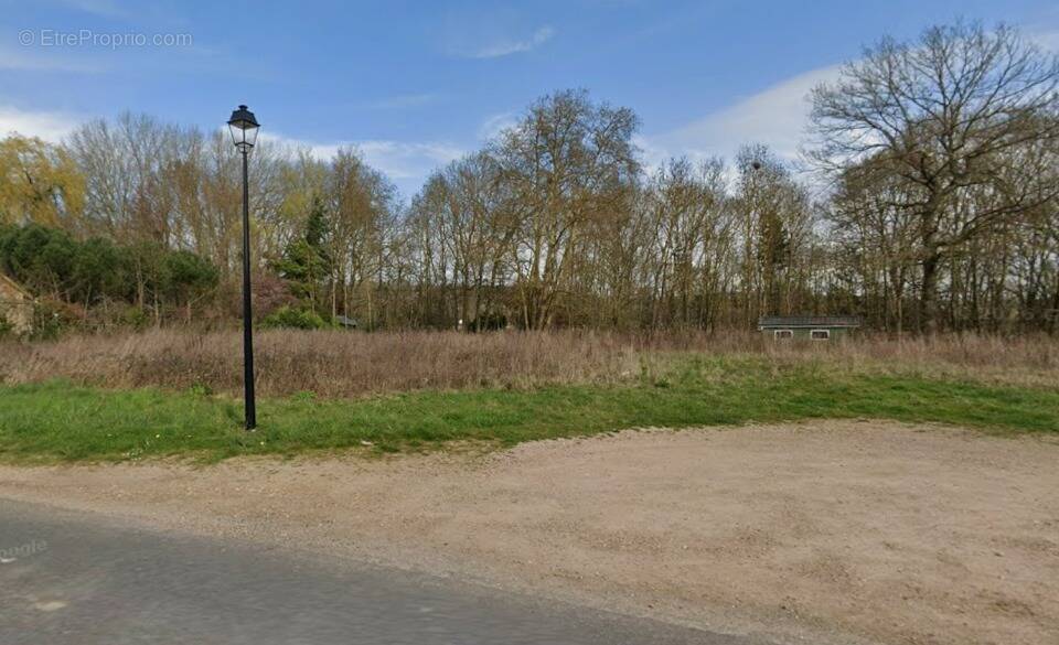 Terrain à VAUX-SUR-EURE