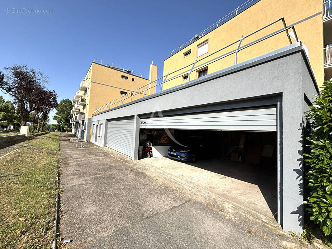 Parking à CONFLANS-SAINTE-HONORINE