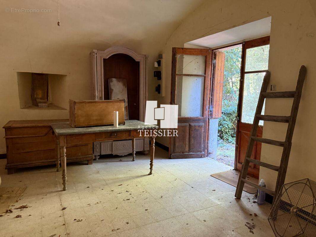 Maison à SAINT-PAUL-LE-JEUNE