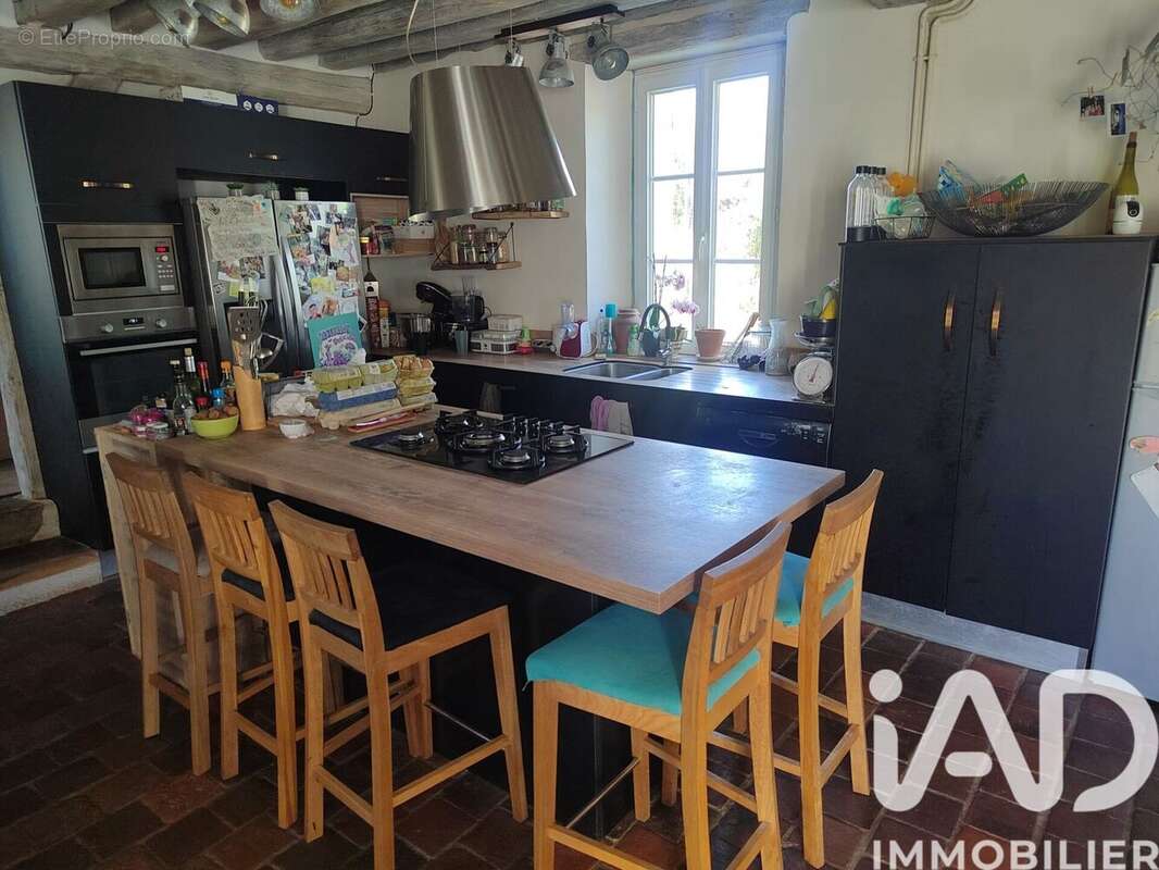 Maison 130 m² à La Brosse-Montceaux  - photo 9