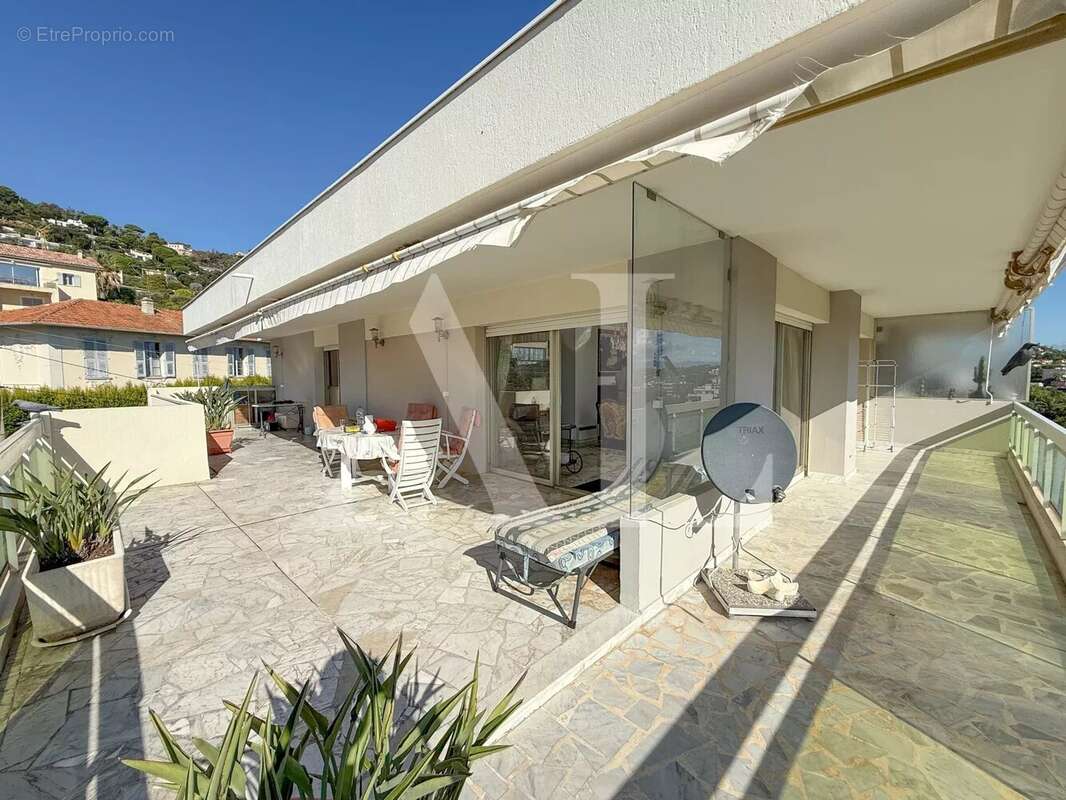 Appartement à VALLAURIS