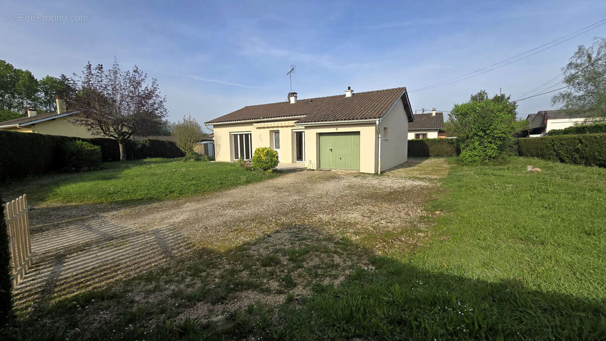 Maison à VONNAS