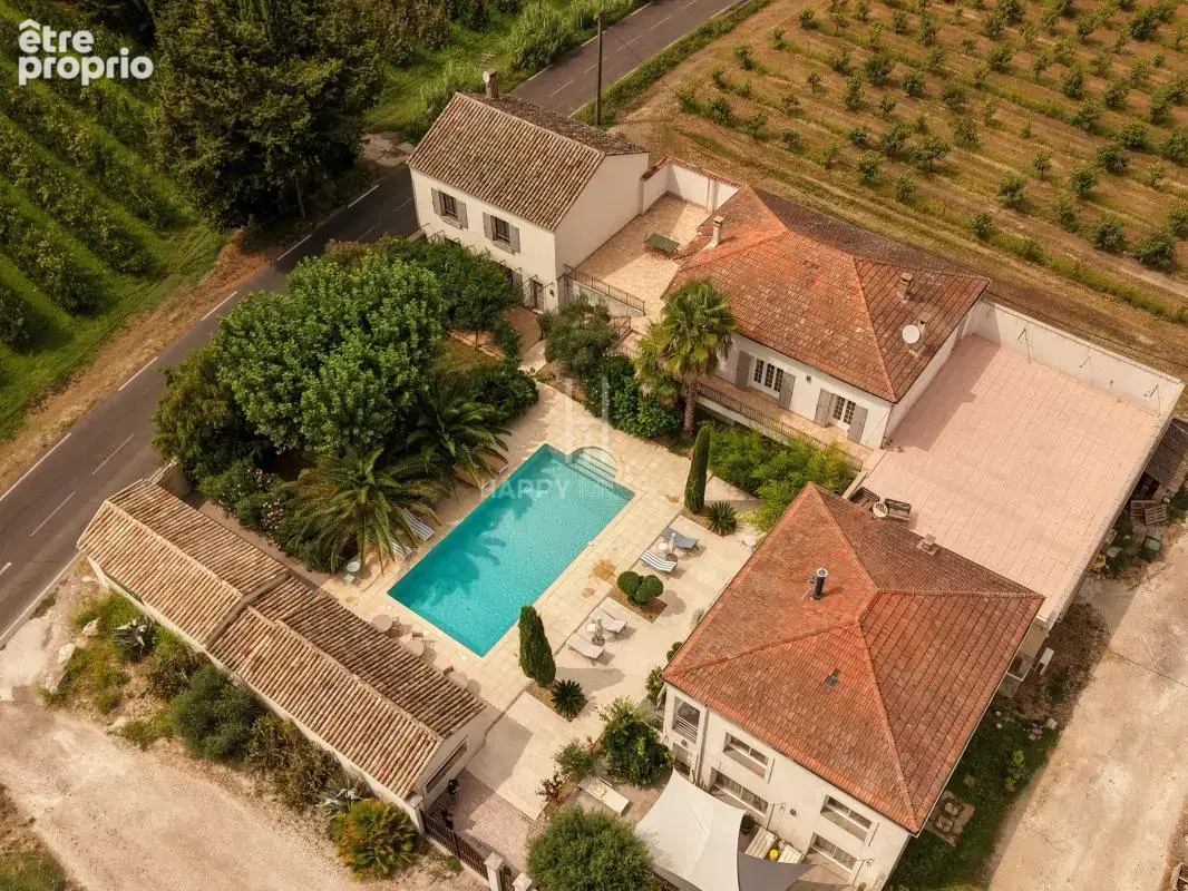 Rare : ensemble de 3 maisons à Noves - photo 1