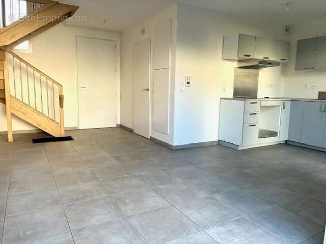 Maison à LA SALVETAT-SAINT-GILLES