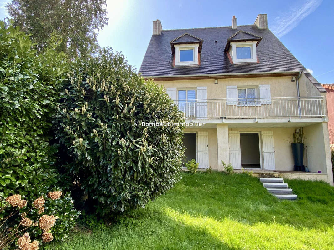 Maison à LA CELLE-SAINT-CLOUD