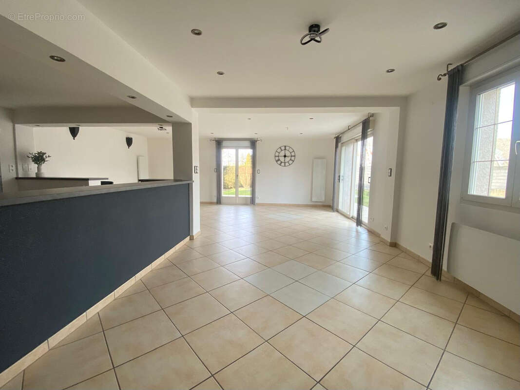 Maison à SAINT-QUENTIN