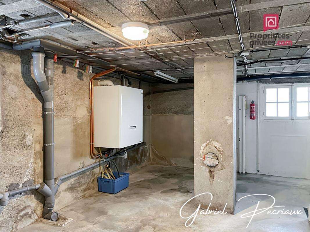 Maison sur sous sol + grande dépendance - photo 16