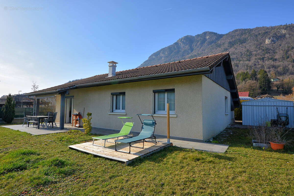 Maison à MARIGNIER