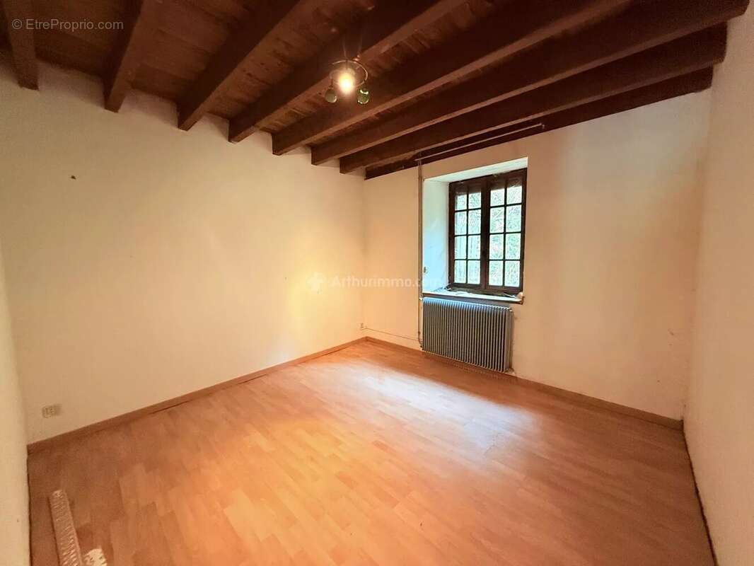 Maison à OUTREMECOURT