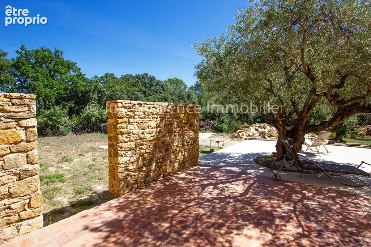 Maison Saint Hippolyte Le Graveyron 6 pièces 179 m2 avec garage sur 8685 m² - photo 4
