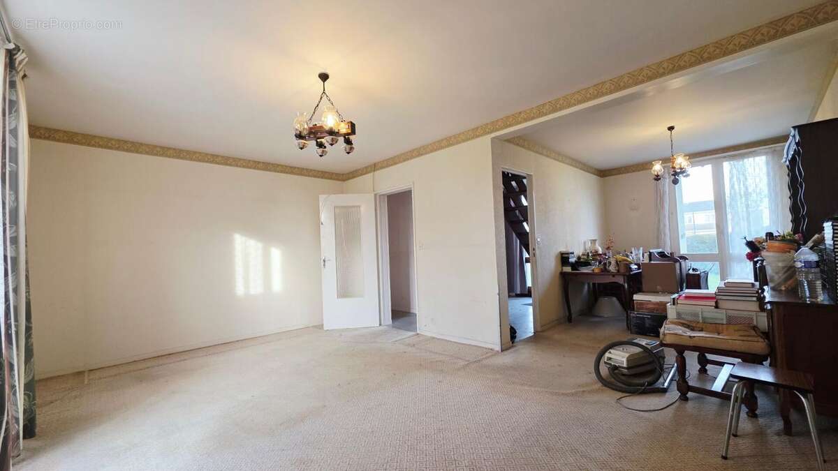 Maison à SAINT-DOULCHARD