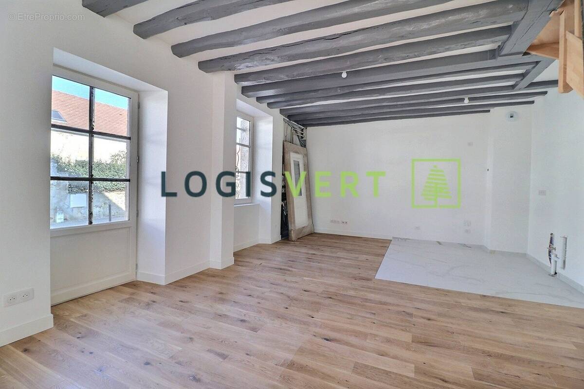 Maison à VILLIERS-LE-BACLE