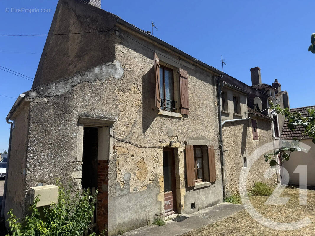 Maison à CORVOL-L'ORGUEILLEUX