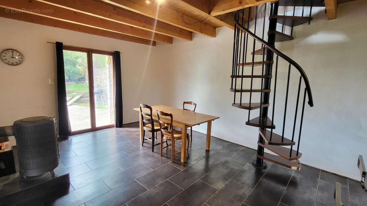 Maison à SAINT-MELANY