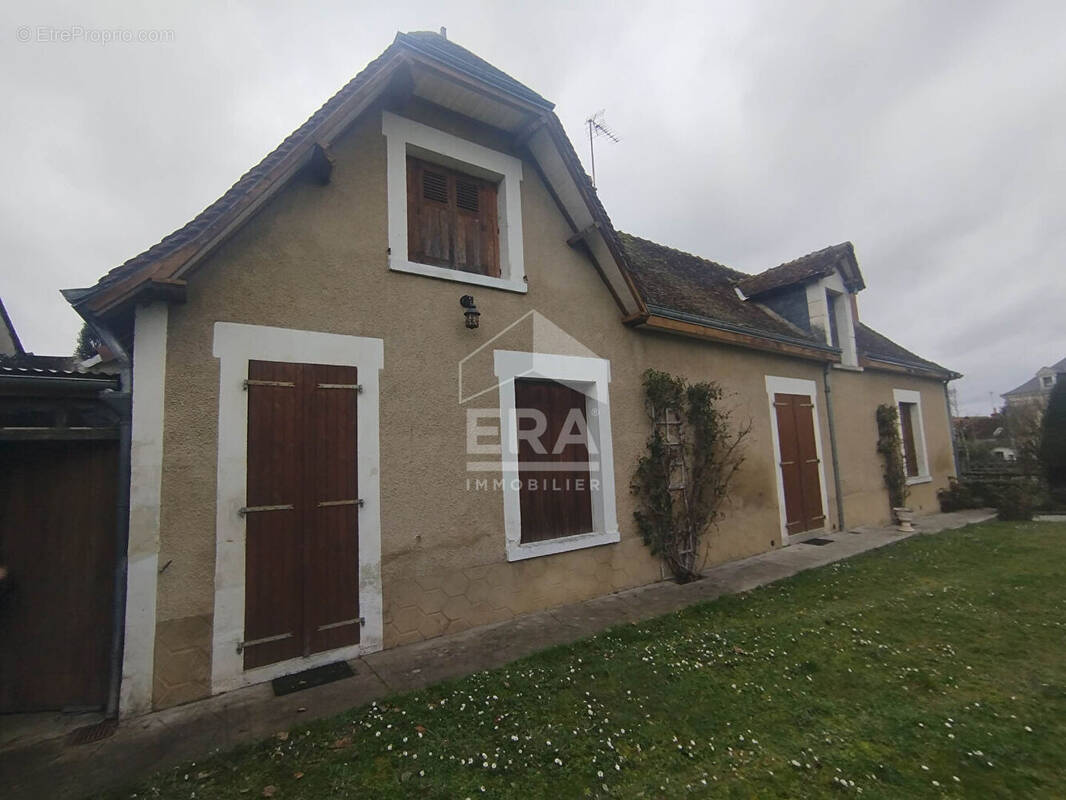Maison à SAINT-JEAN-SAINT-GERMAIN