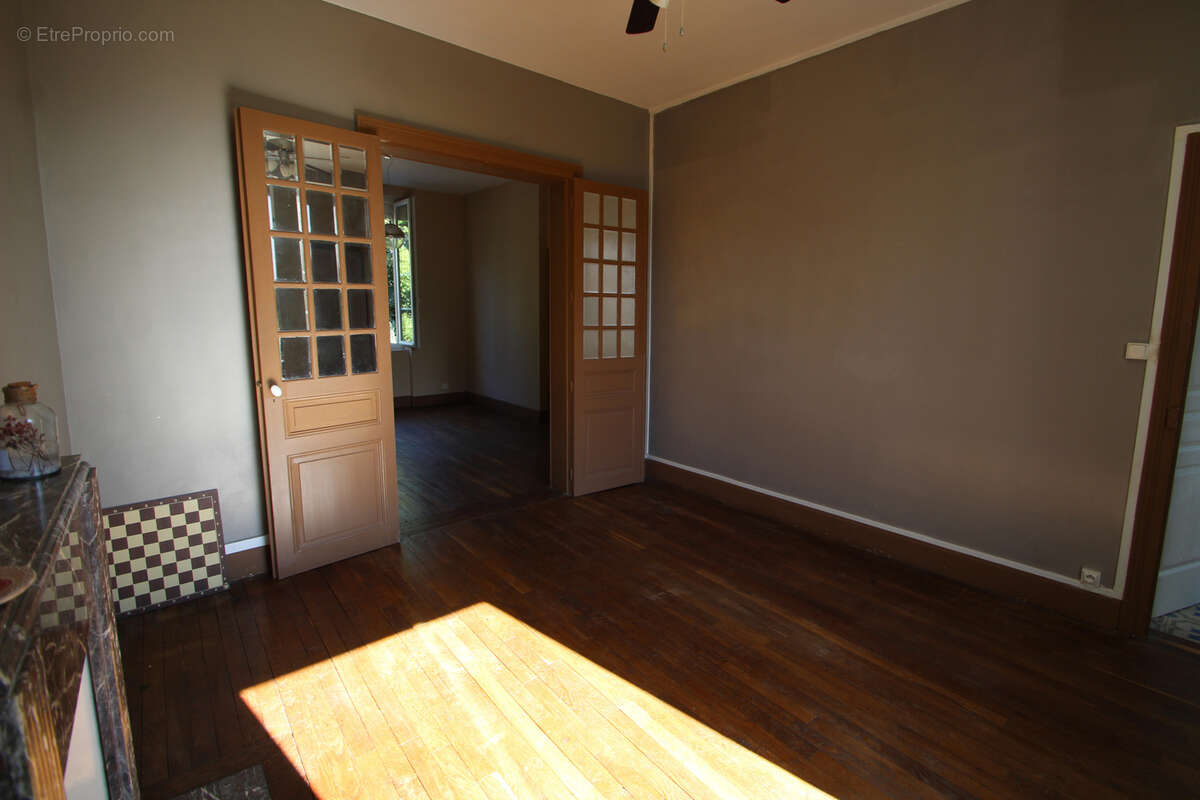 Maison de Bourg à Vendre 3 ou 4 chambres - photo 6