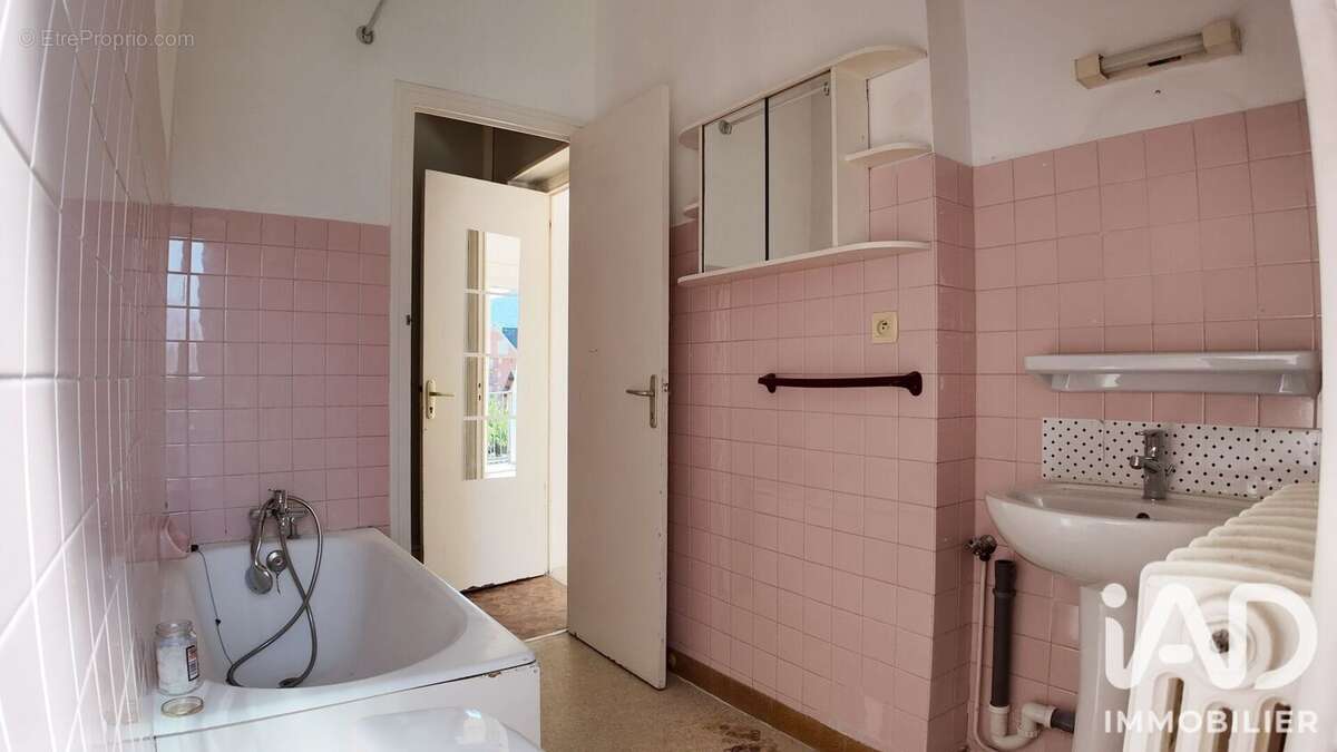 Photo 5 - Appartement à CHALLES-LES-EAUX