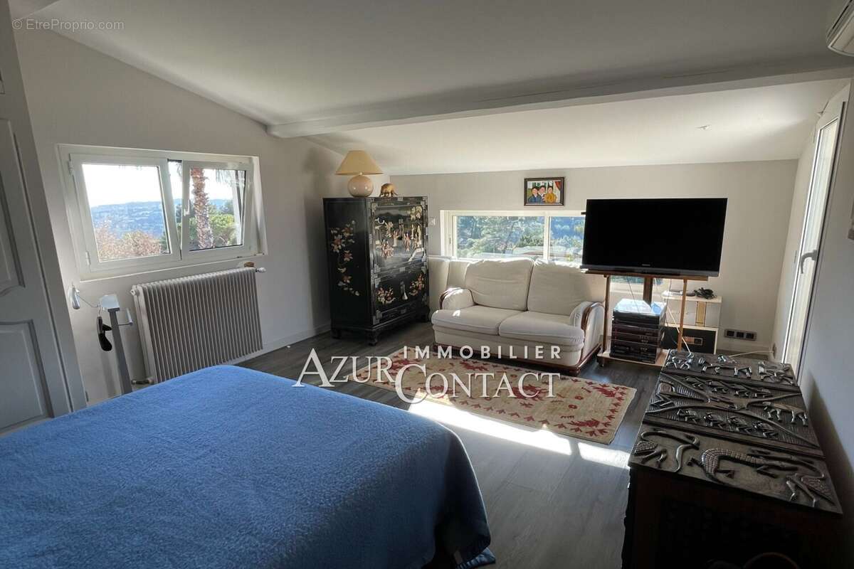 Appartement à MOUGINS