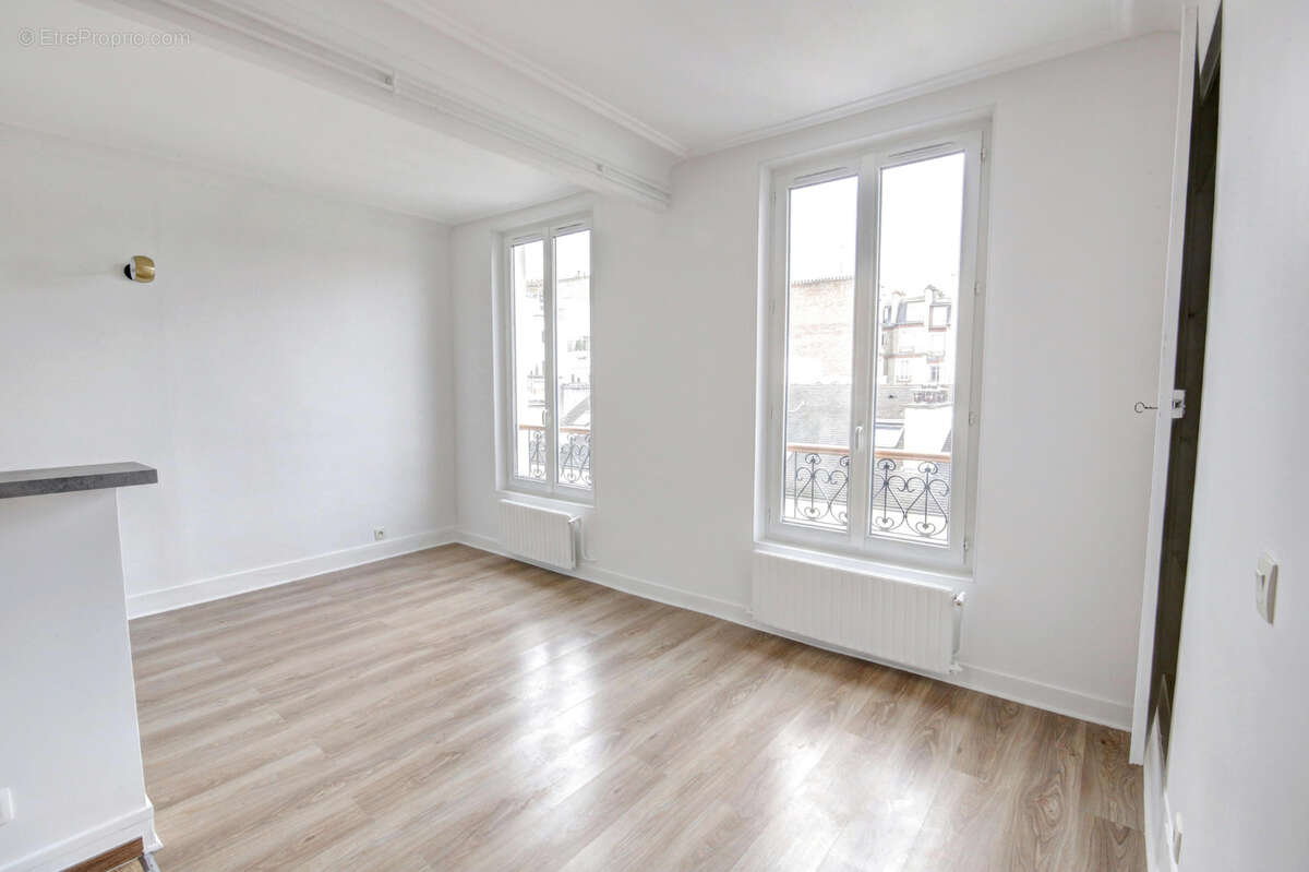 Appartement à PARIS-18E