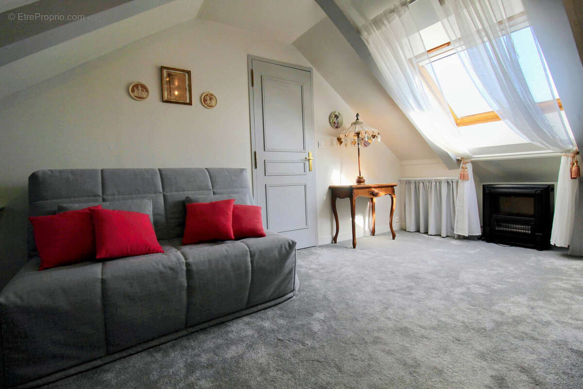 Maison à HOUDAN