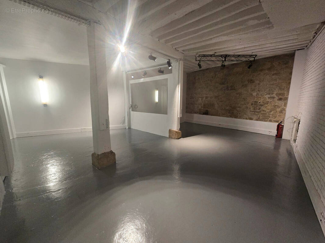 Commerce à PARIS-2E