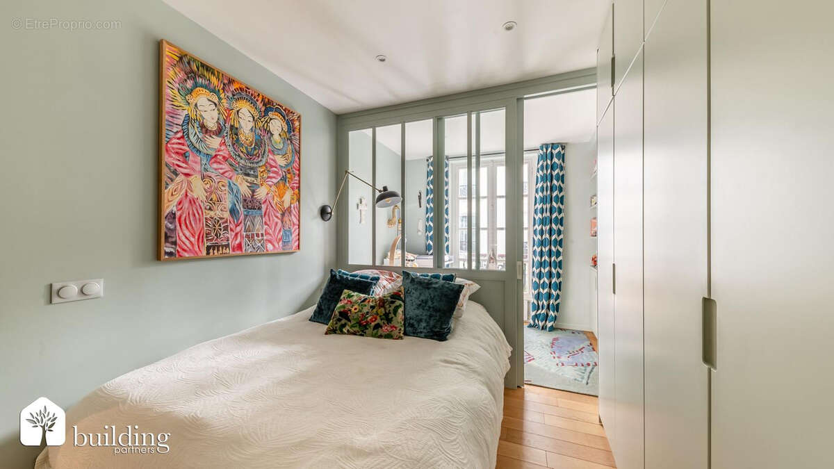 Paris 17e Batignolles - Appartement 2 pièces de 47 m² entièrement rénové - photo 8