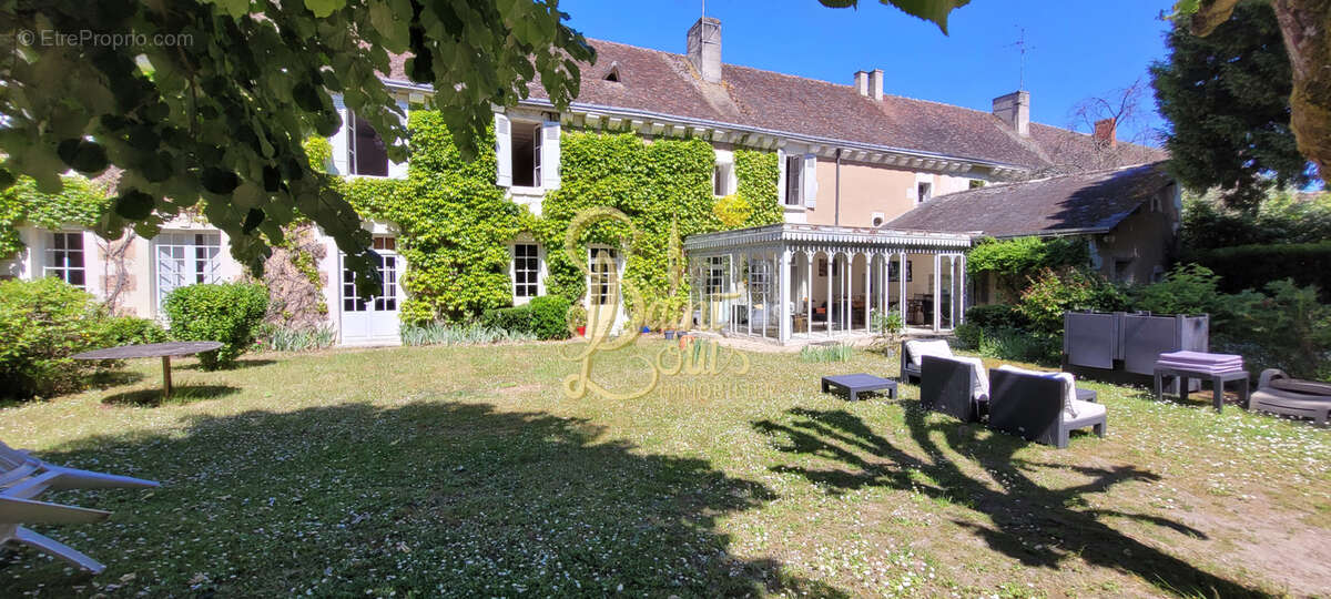 Maison à CHAMPIGNY-SUR-VEUDE