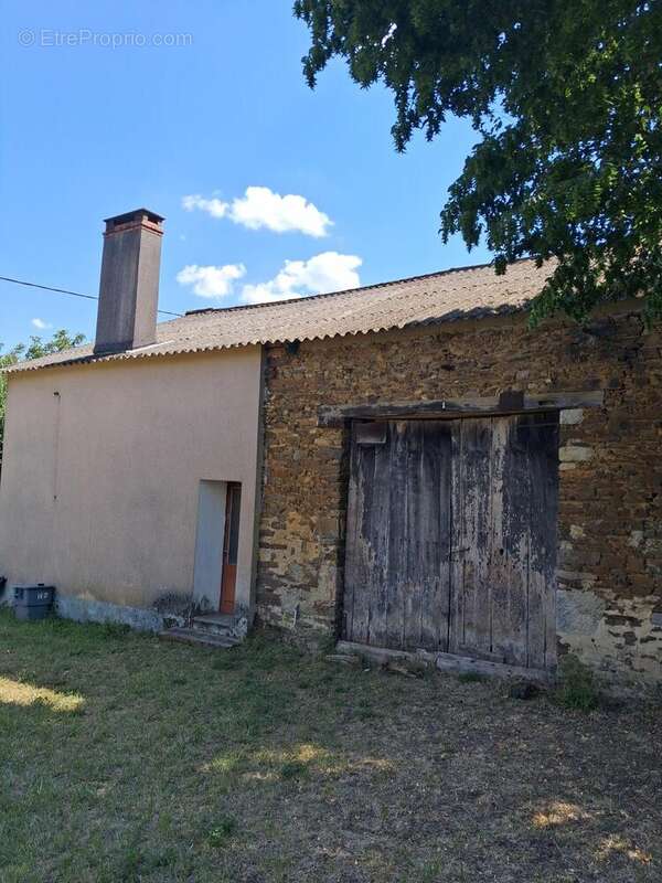Photo 3 - Maison à BUSSIERE-POITEVINE